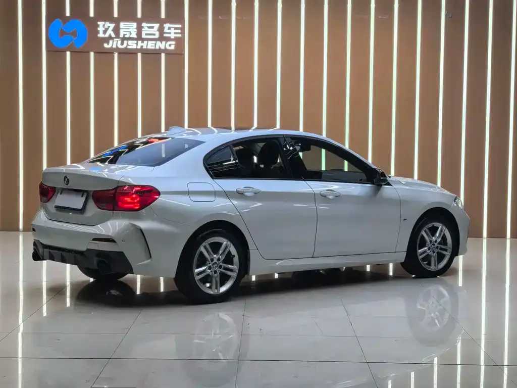 BMW 1 Series 2021 из CN, фото 4