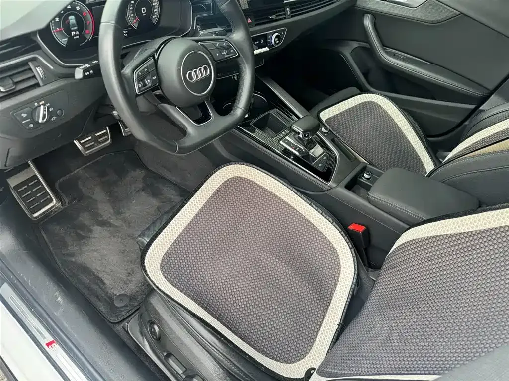Audi A4L 2023 из CN, фото 8