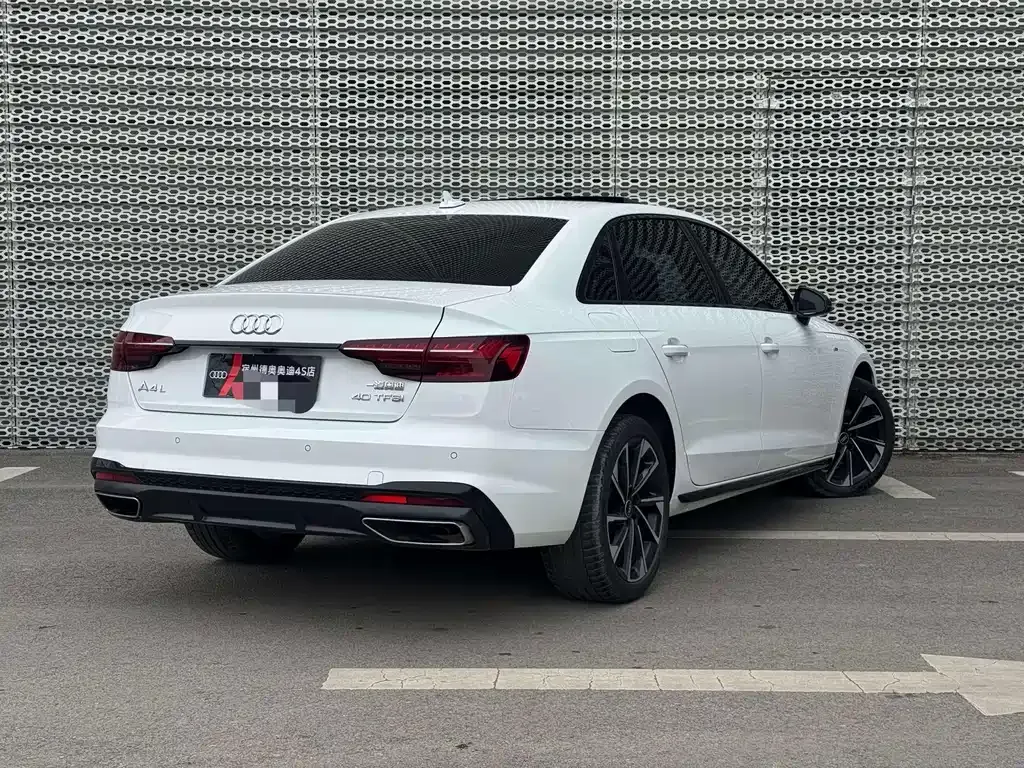 Audi A4L 2023 из CN, фото 3