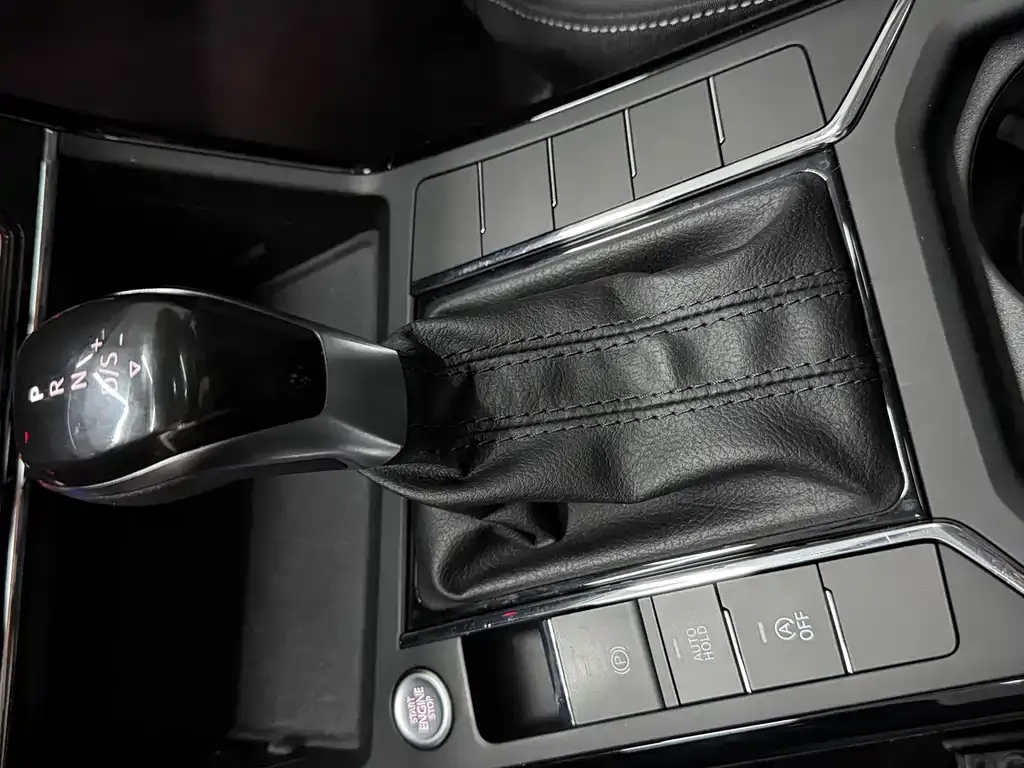 Volkswagen Passat 2023 из CN, фото 4
