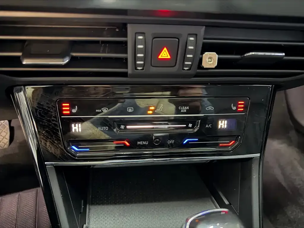 Volkswagen Passat 2023 из CN, фото 6