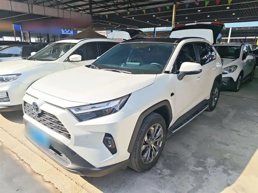 Toyota RAV4 2024 из CN, фото 1