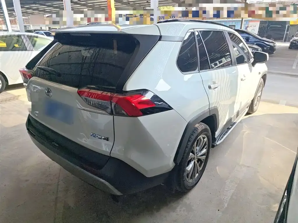 Toyota RAV4 2024 из CN, фото 3