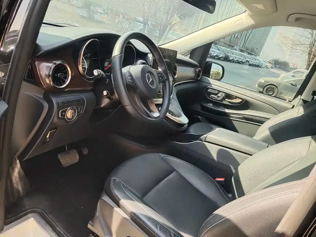 Mercedes-Benz V-Class 2022 из CN, фото 5
