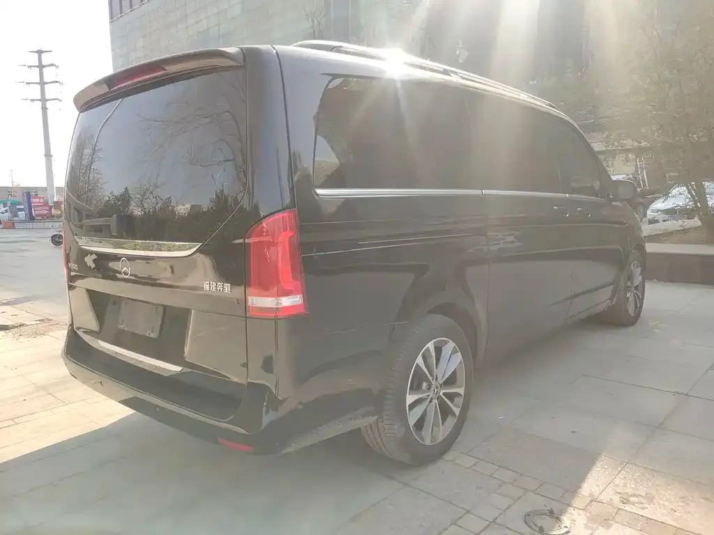 Mercedes-Benz V-Class 2022 из CN, фото 2