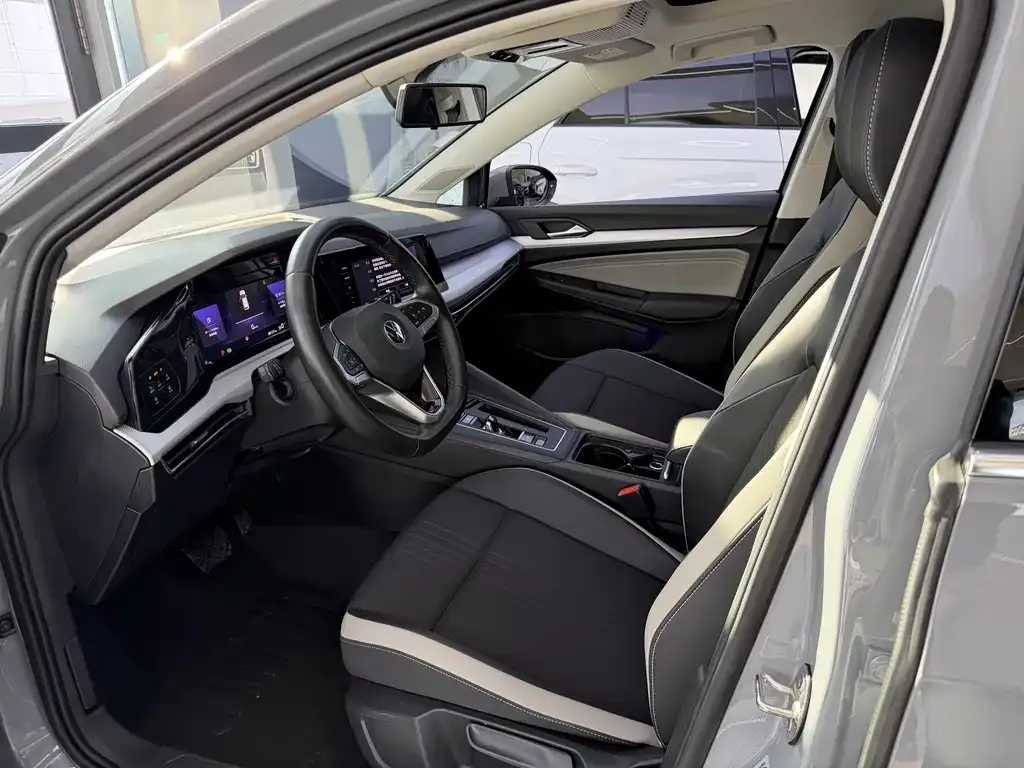 Volkswagen Golf 2021 из CN, фото 3