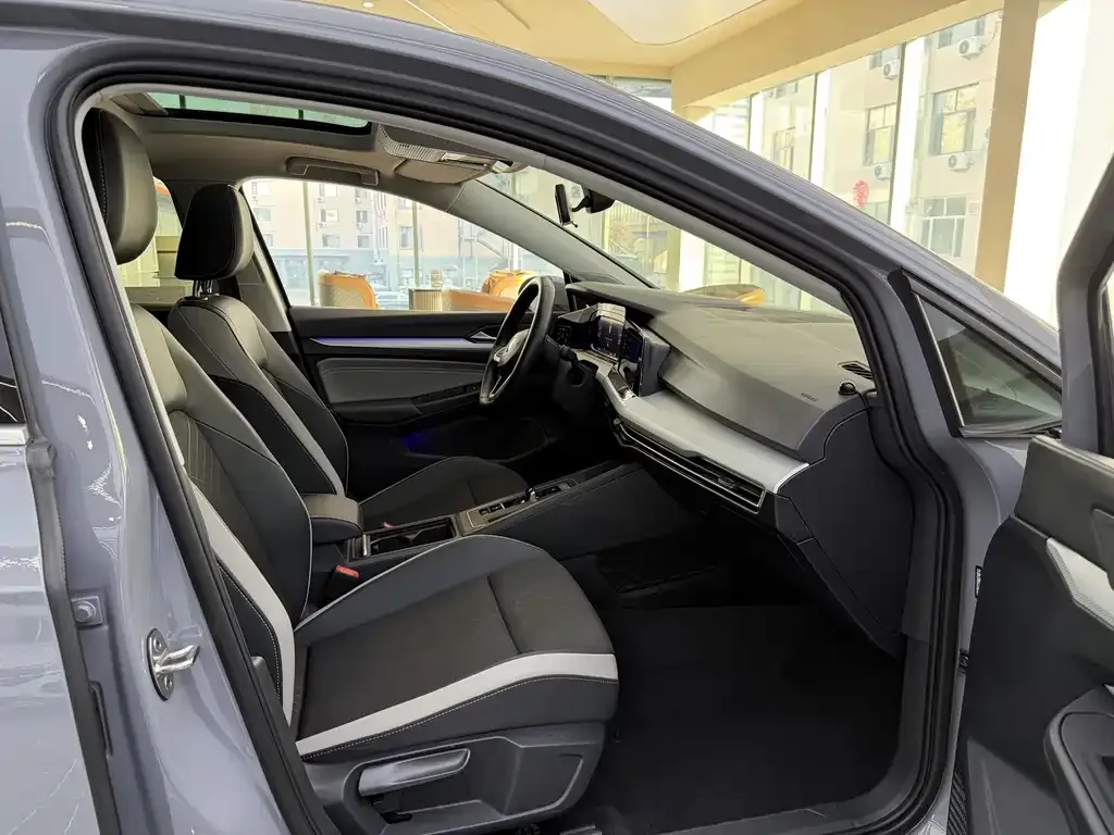 Volkswagen Golf 2021 из CN, фото 4