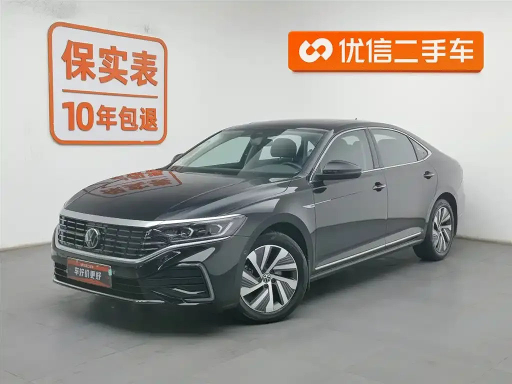 Volkswagen Passat New Energy — фото 1