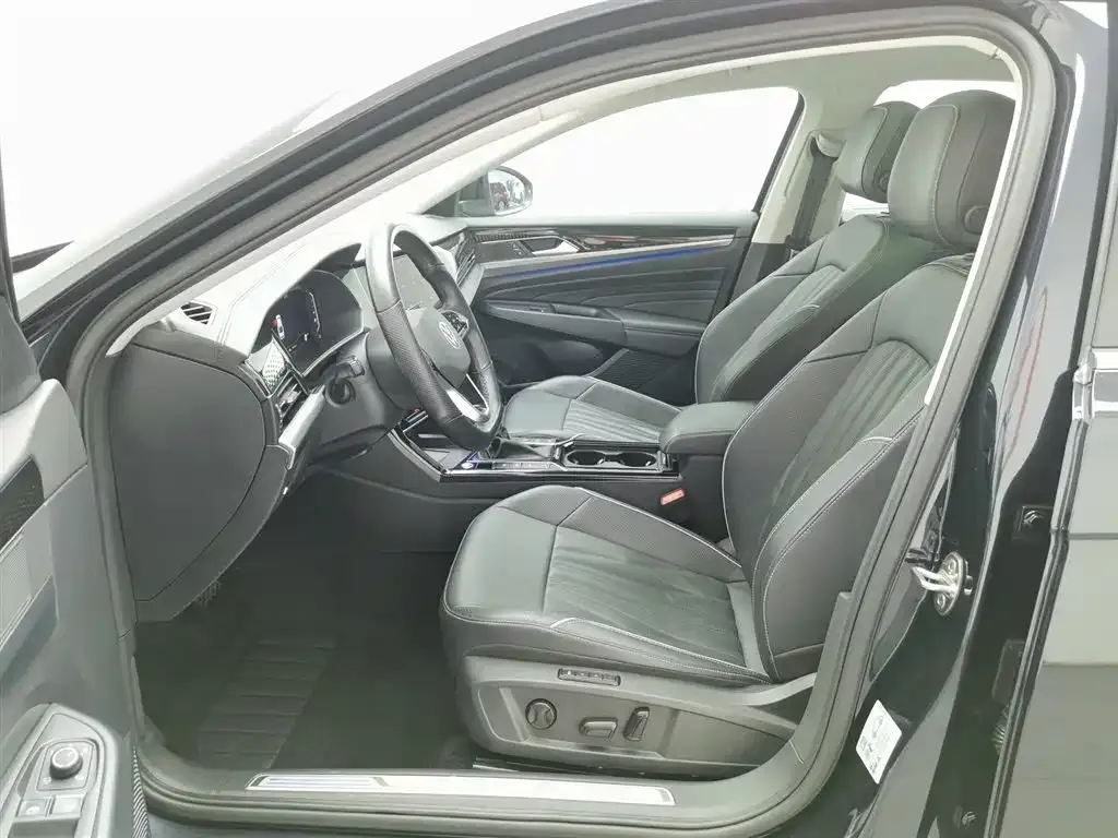Volkswagen Passat New Energy — фото 10