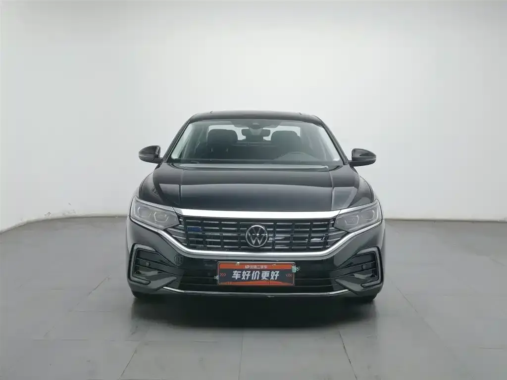 Volkswagen Passat New Energy — фото 2