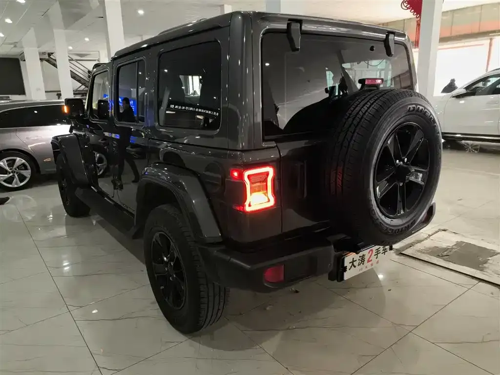 Jeep Wrangler — фото 3