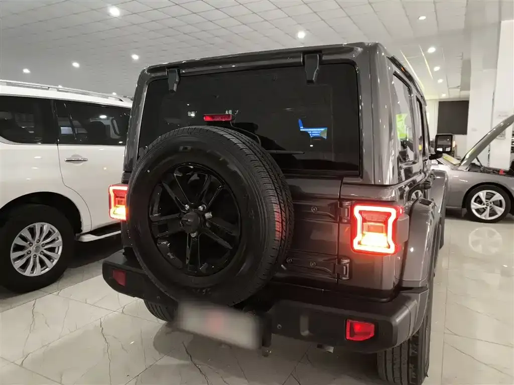 Jeep Wrangler — фото 4