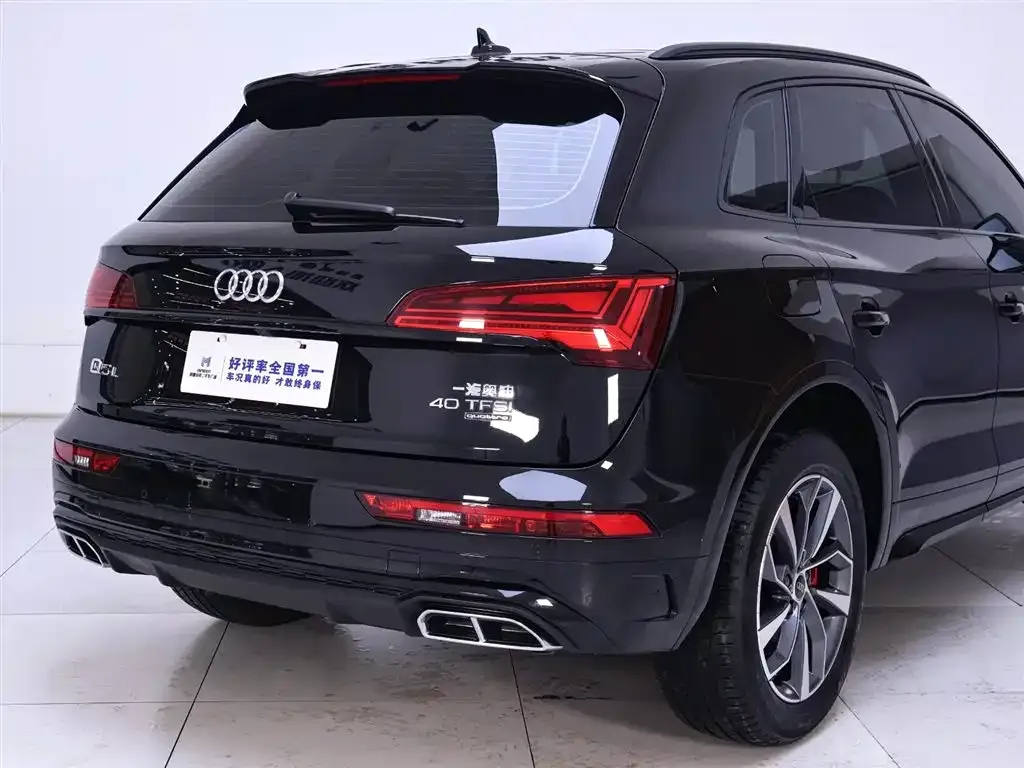 Audi Q5L — фото 10