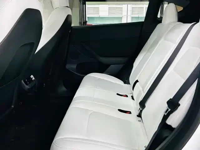Tesla Model Y 2022 из CN, фото 5
