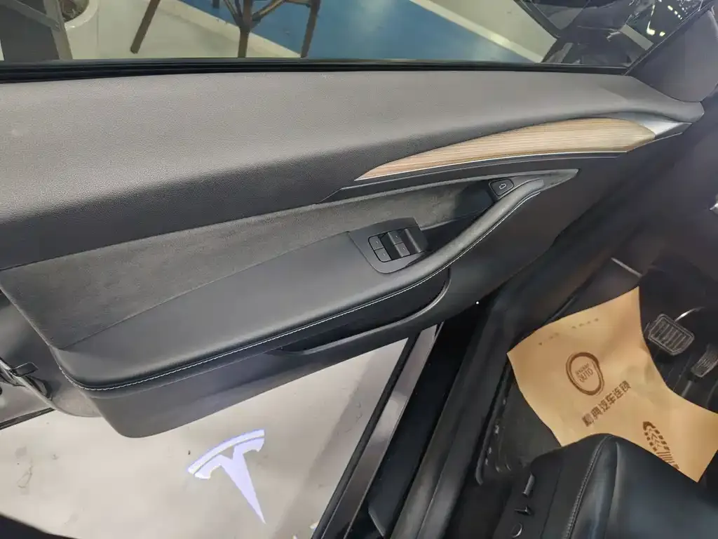 Tesla Model Y 2023 из CN, фото 3
