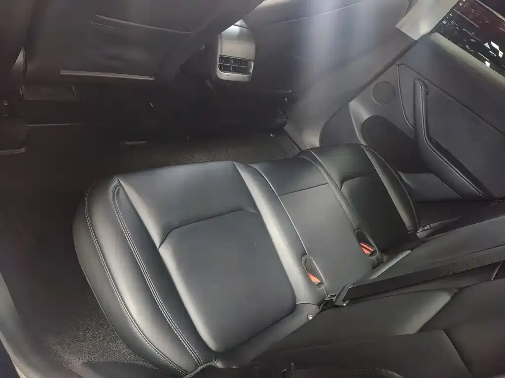 Tesla Model Y 2023 из CN, фото 8