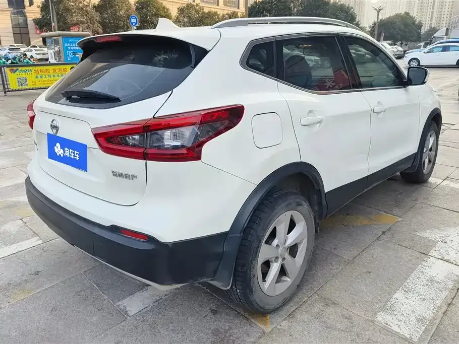 Nissan Qashqai — фото 9