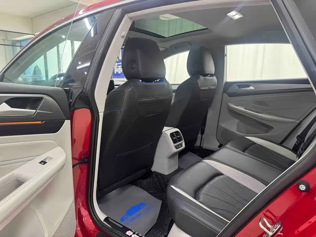 Volkswagen Lamando 2021 из CN, фото 3