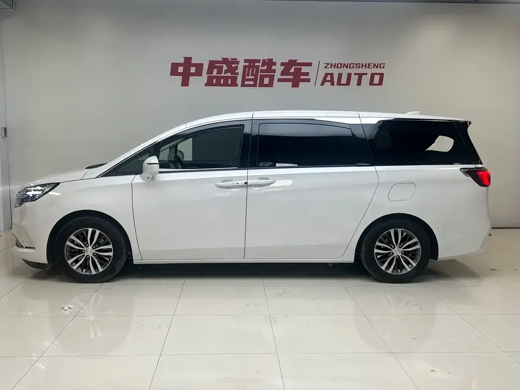 Buick GL8 2022 из CN, фото 3