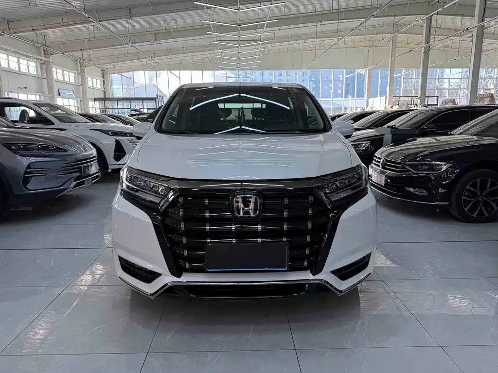 Honda Elysion 2022 из CN, фото 3