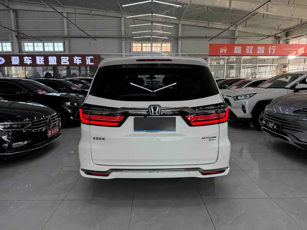 Honda Elysion 2022 из CN, фото 7