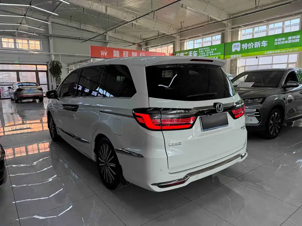 Honda Elysion 2022 из CN, фото 5