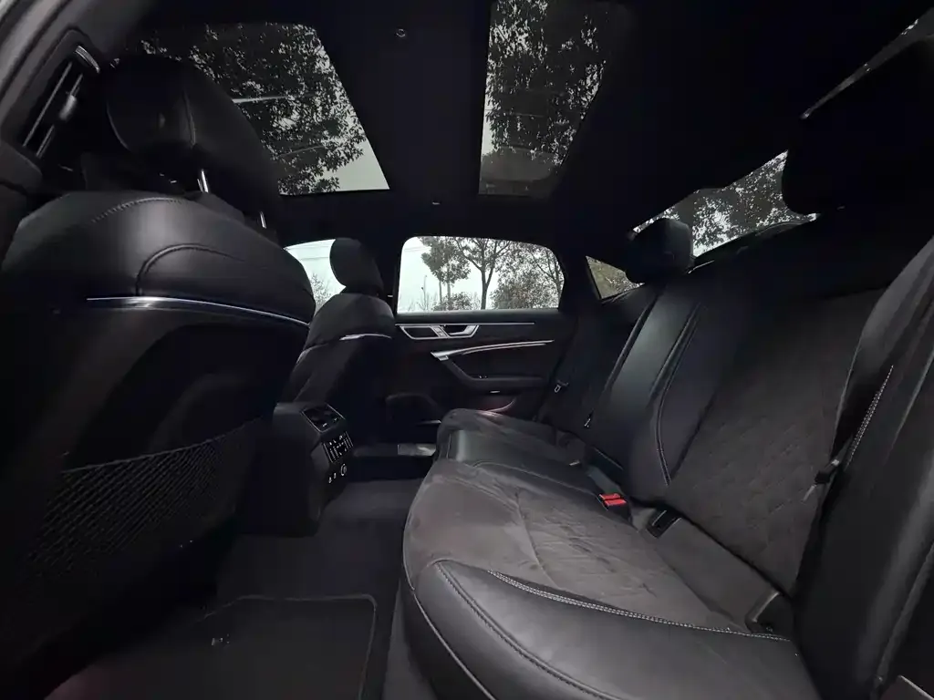 Audi A6L 2024 из CN, фото 2