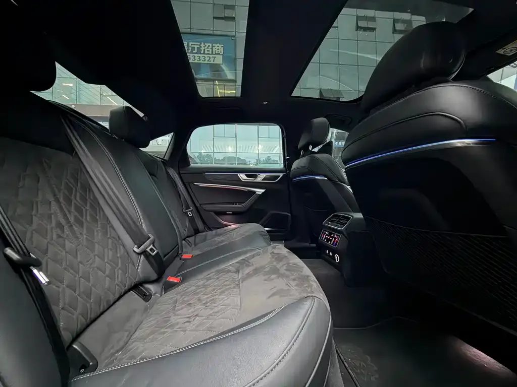 Audi A6L 2024 из CN, фото 8