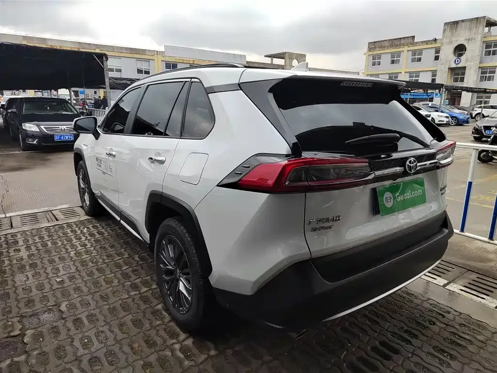 Toyota Wildlander 2023 из CN, фото 4