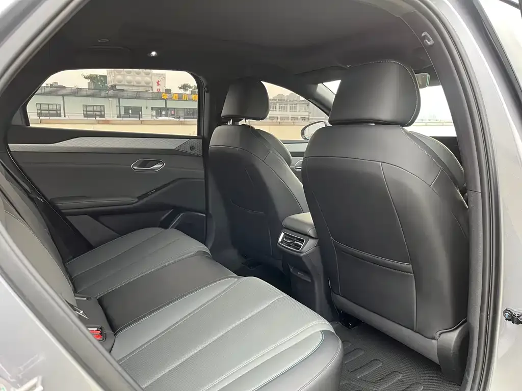 BYD Qin L 2025 из CN, фото 3