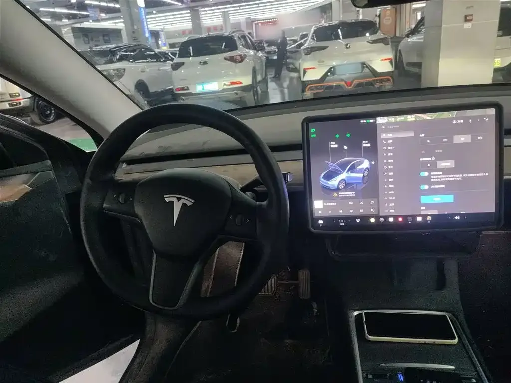 Tesla Model Y — фото 5