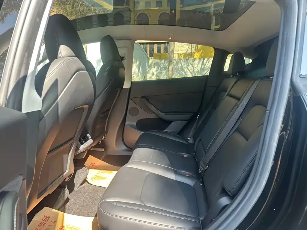 Tesla Model Y 2024 из CN, фото 2