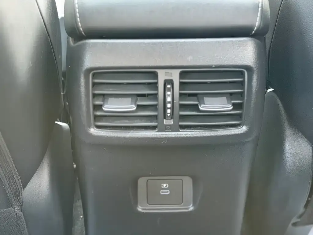 Nissan Sylphy 2023 из CN, фото 2