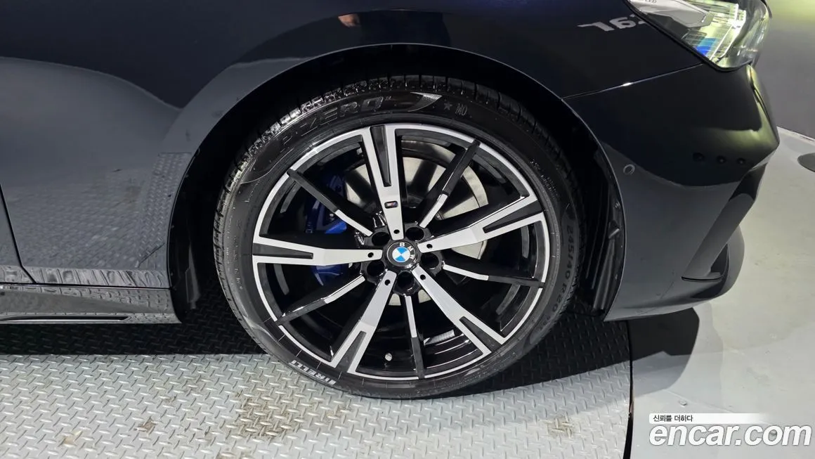 BMW 5-Series 2025 из KR, фото 5