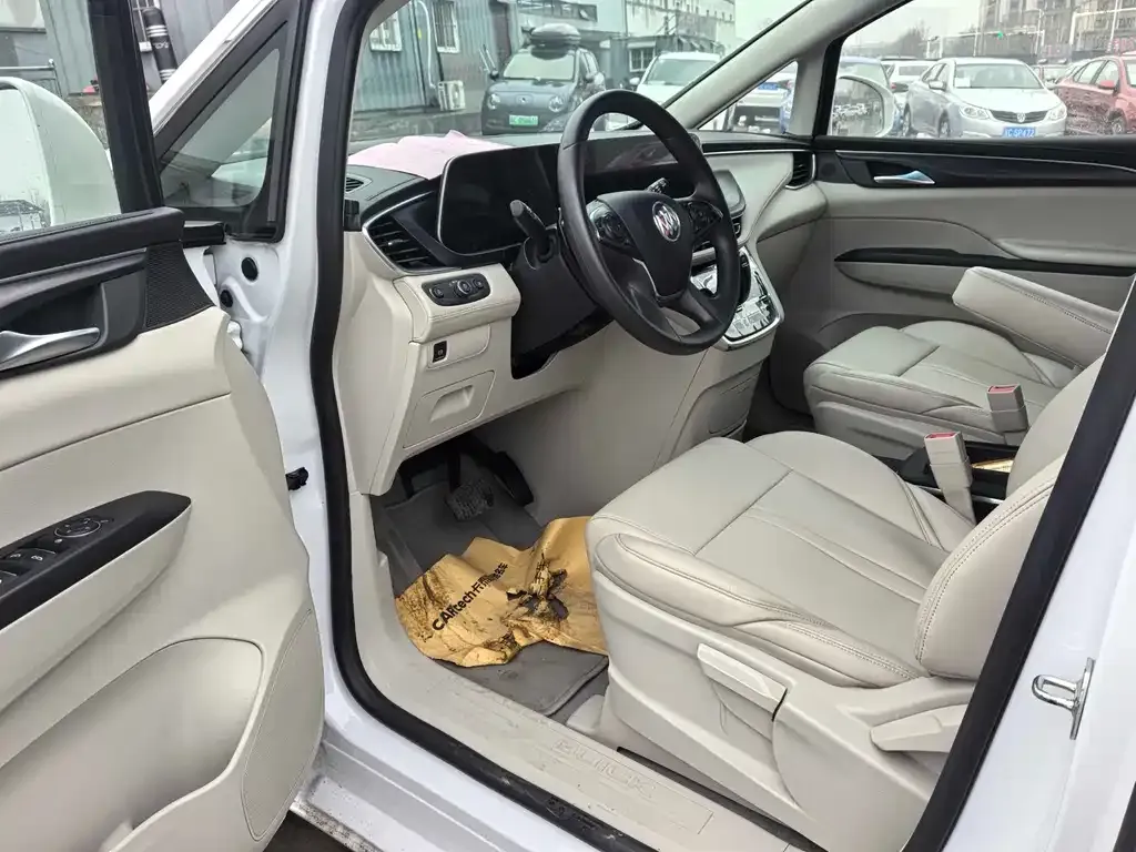 Buick GL8 2023 из CN, фото 4