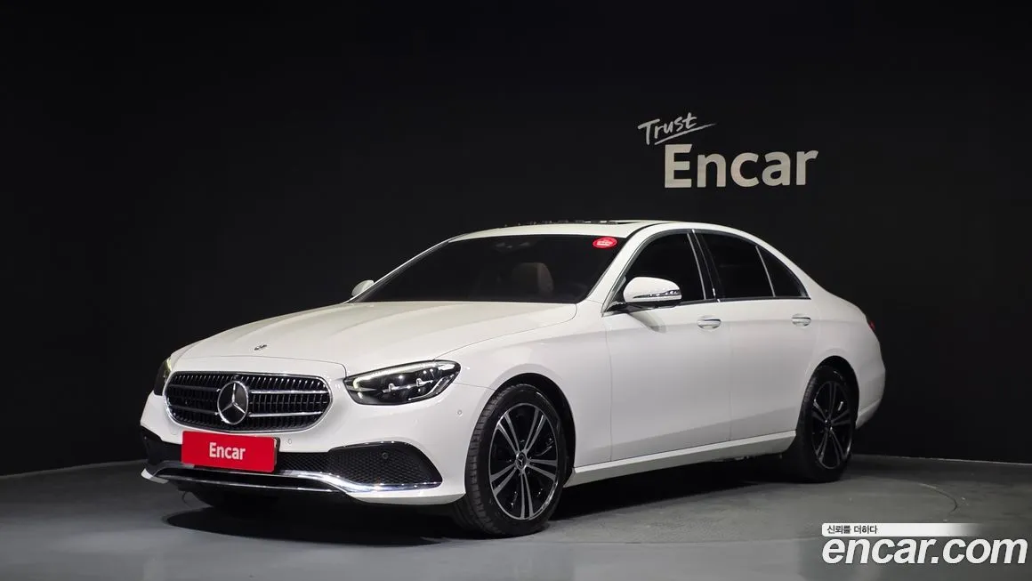 Mercedes-Benz E-Class — фото 1