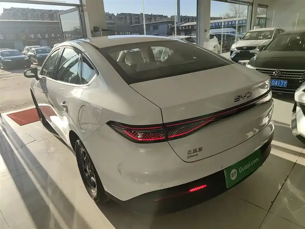 BYD Seal 05 DM-i — фото 10