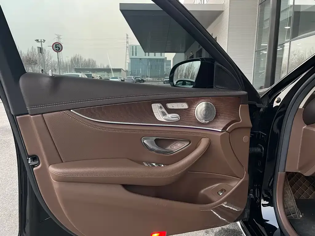 Mercedes-Benz E-Class 2023 из CN, фото 2