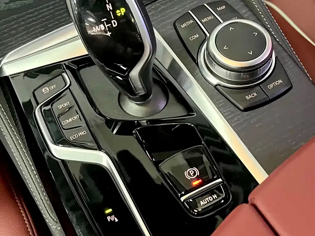 BMW 5 Series 2023 из CN, фото 2