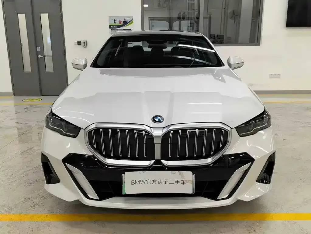 BMW i5 2025 из CN, фото 9