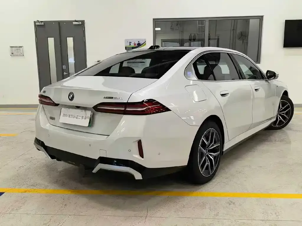 BMW i5 2025 из CN, фото 8