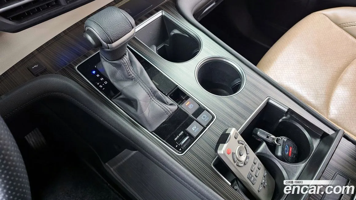 Toyota Sienna 2021 из KR, фото 3