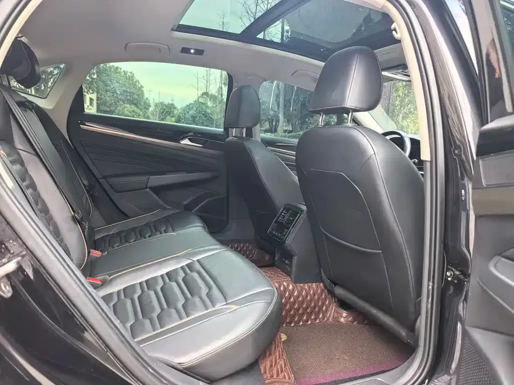 Volkswagen Passat — фото 6