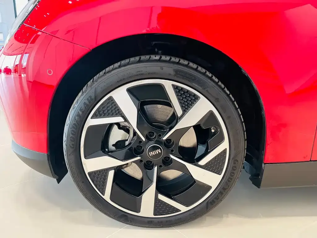 MINI Cooper EV — фото 2