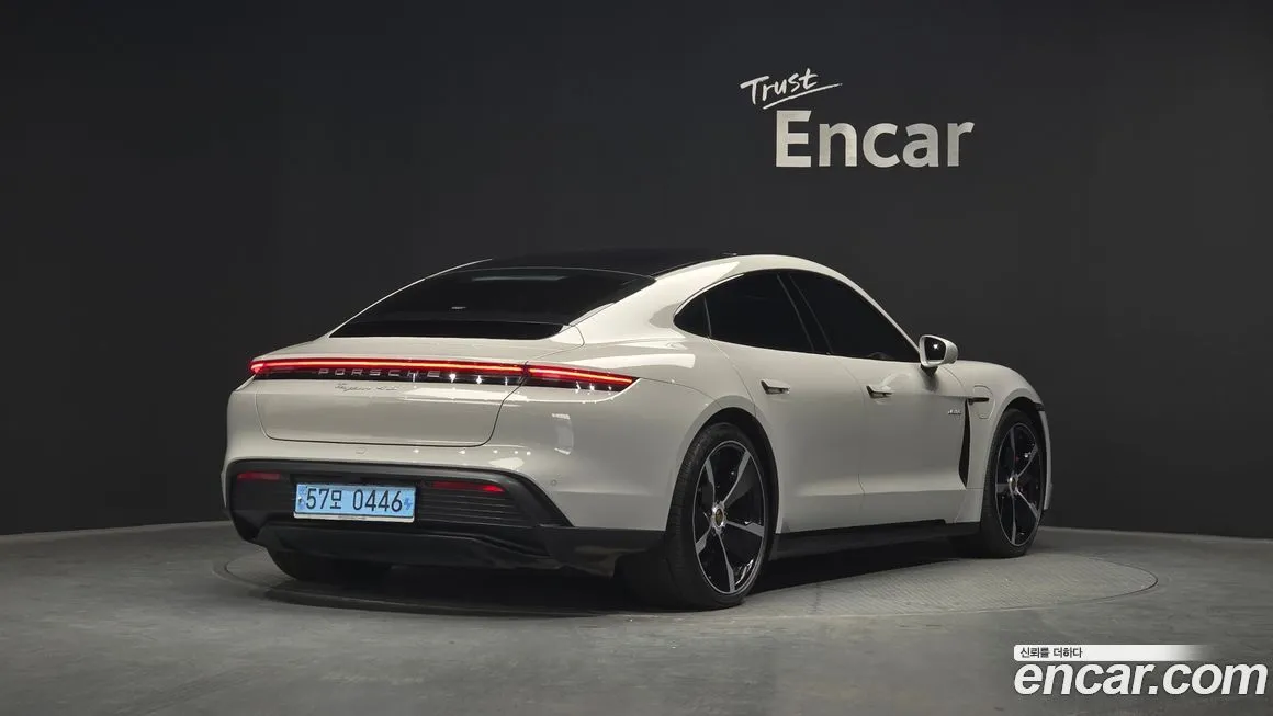 Porsche Taycan 2022 из KR, фото 2