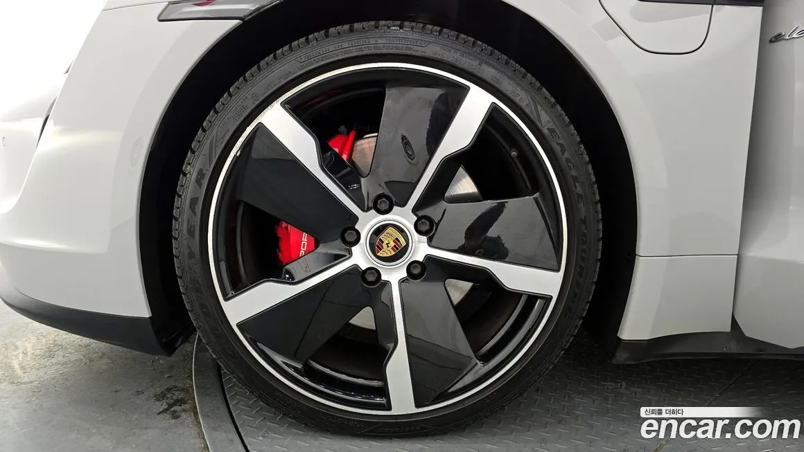 Porsche Taycan 2022 из KR, фото 10