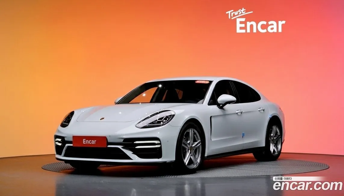 Porsche Panamera — фото 1
