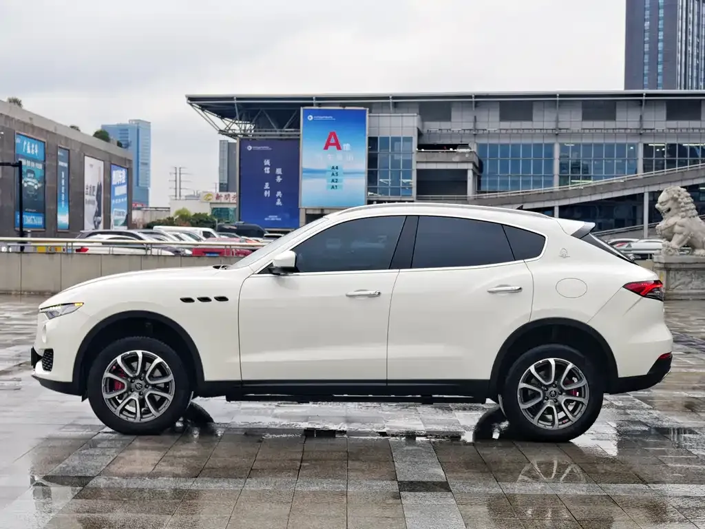 Maserati Levante — фото 2