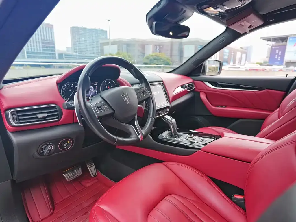 Maserati Levante — фото 4