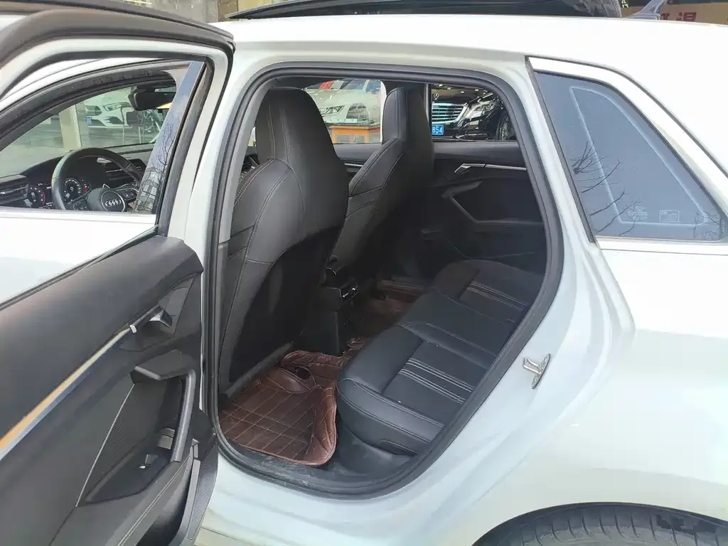 Audi A3 2023 из CN, фото 3
